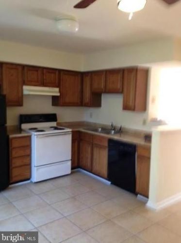 5003 9th St, Arlington VA  22204-6036 exterior