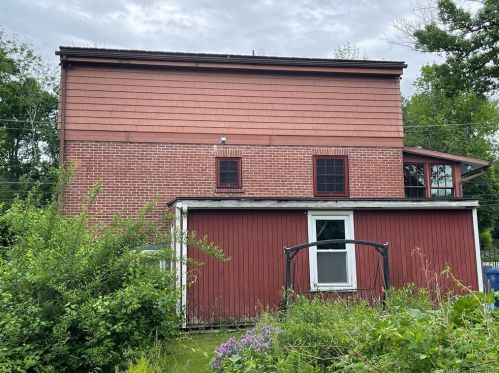 437 Putnam Rd, Killingly CT 06239-2005 exterior