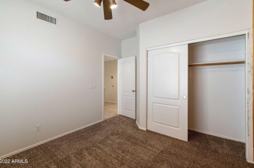 2737 Amberwood Dr, Phoenix AZ 85045-4208 exterior