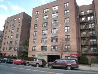 9011 35th Ave, Flushing NY  11372-5813 exterior