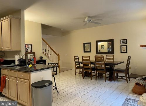 6119 Manchester Park Cir, Alexandria VA  22310-4952 exterior