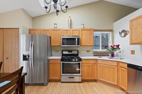 808 Pr Path Ln, Joliet IL 60436-9735 exterior