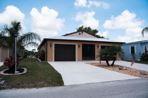 39 Calle De Lagos, Fort Pierce, FL 34951-2803