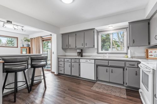 1402 18 Ave, Saint Paul MN 55112-5514 exterior