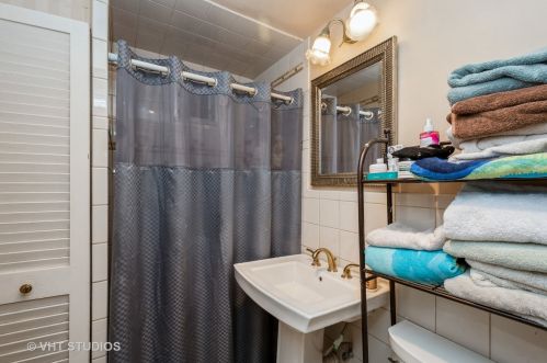 926 Leavitt St, Chicago IL 60622-4808 exterior