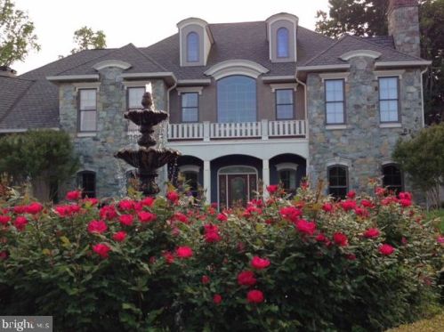 11300 Glen Rd, Rockville MD 20854-1849 exterior