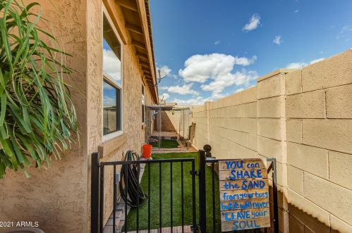 3765 Aracely Dr, Phoenix AZ 85087-5998 exterior