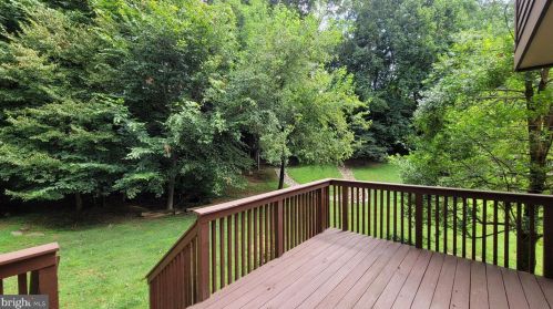 10901 Whiterim Dr, Rockville MD  20854-1787 exterior