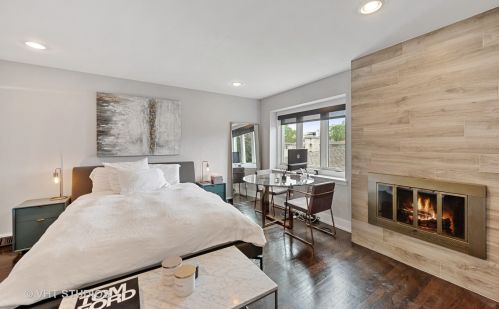 6912 Minnetonka Ave, Chicago IL 60646-1517 exterior