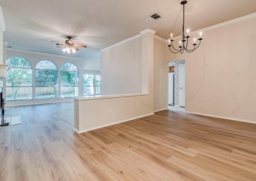 7715 Elkhorn Mountain Trl, Austin TX  78729-6403 exterior