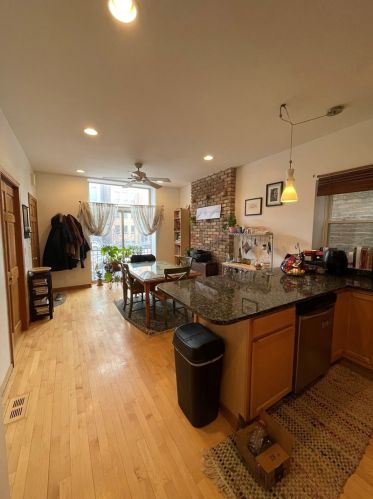 2746 Ashland Ave, Chicago IL 60657-6564 exterior