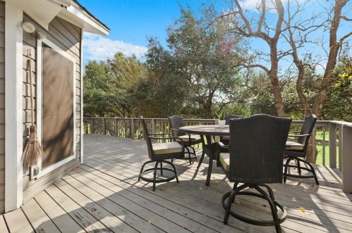 160 April Cv, Montgomery TX 77356-8818 exterior