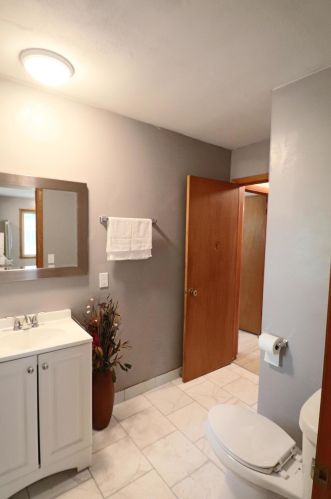 1008 105th St, Milwaukee WI 53227-1210 exterior