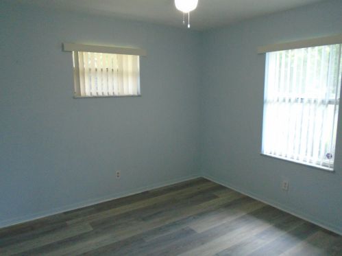 372 Walters Ter, Fort Pierce FL 34983-3878 exterior