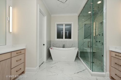 3854 Claremont Ave, Chicago IL 60618-3820 exterior