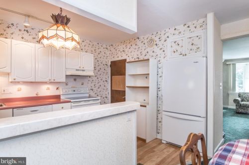 4030 Bleigh Ave, Philadelphia PA 19111-3617 exterior