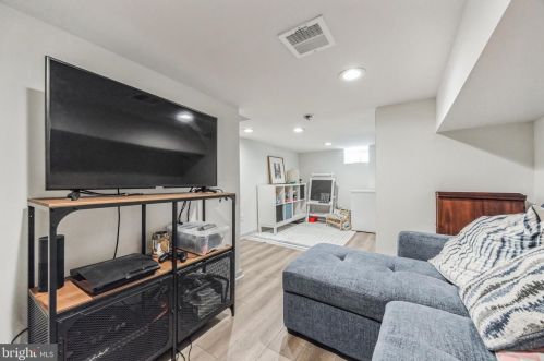 1115 Cantrell St, Philadelphia PA 19148-3026 exterior