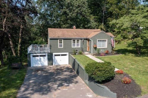 391 Massachusetts Ave, West Springfield MA 01089-2412 exterior