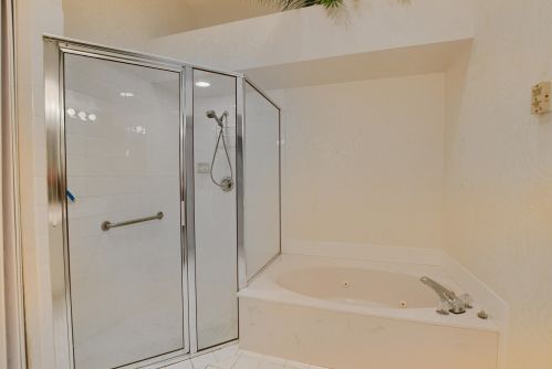 6130 Greenspointe Dr, Boynton Beach FL 33437-4914 exterior