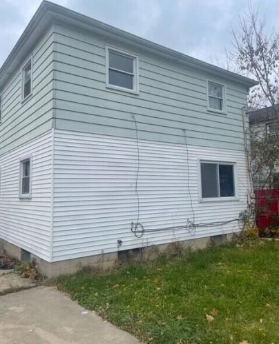 5868 63rd St, Milwaukee WI 53218-1902 exterior