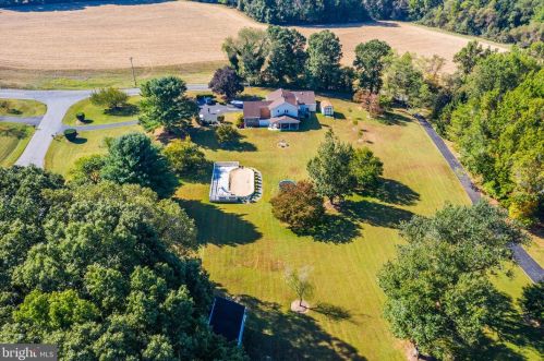 3010 New Enterprise Ct, Huntingtown, MD 20639-9136