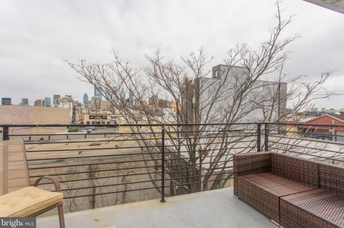 1709 Ellsworth St, Philadelphia PA 19146-3011 exterior