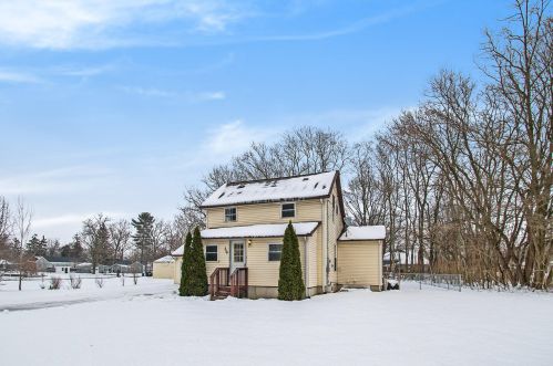 204 Adams St, Allegan, MI 49010-1075