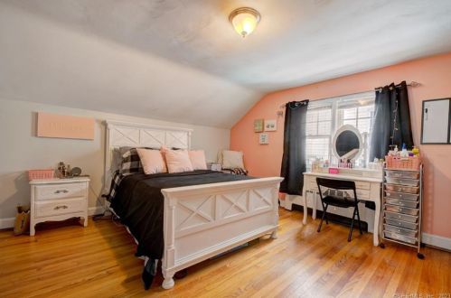 94 Hillcrest Ave, New Britain CT  06053-2539 exterior