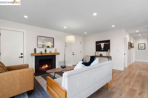 2796 Courtland Dr, Concord CA  94520-4720 exterior