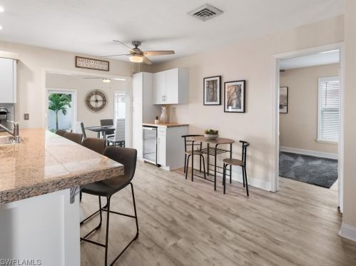 698 99 Ave, Naples FL 34108-2230 exterior