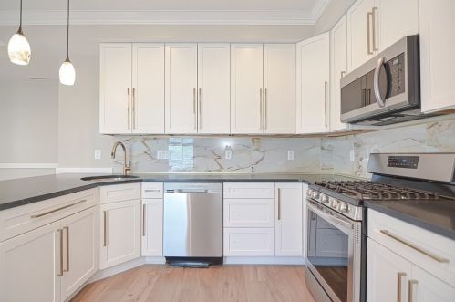 69 Falcon St, Boston MA exterior