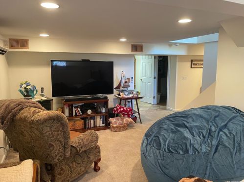 33 Laurinda Dr, Commack NY 11725-4503 exterior