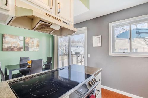 6858 Park Ridge Dr, Madison WI  53719-2220 exterior