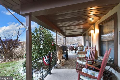 7757 Center St, Slatington PA 18080-3435 exterior