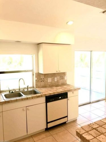 4865 18 St, Naples FL 34117-9468 exterior