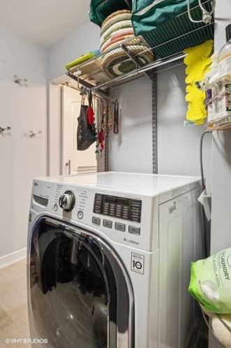 40 9th St, Chicago IL  60605-2137 exterior