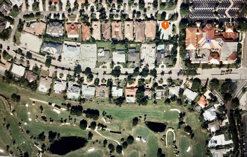 2955 Binnacle Dr, Naples FL 34103-4436 exterior