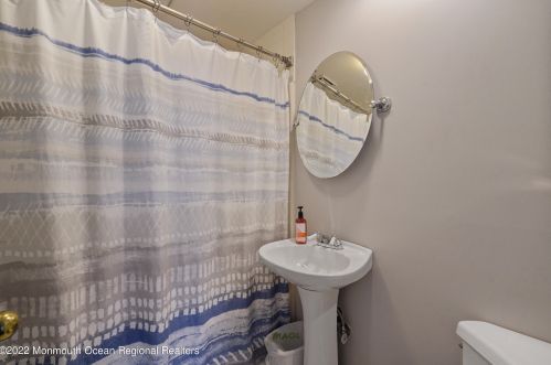 1231 Fleming Ave, Point Pleasant Beach NJ 08742-4040 exterior