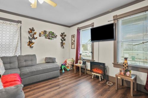 203 Burnside Ave, Woonsocket RI 02895-2188 exterior