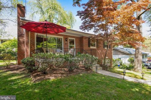 411 Greenbrier Dr, Silver Spring, MD 20910-4227