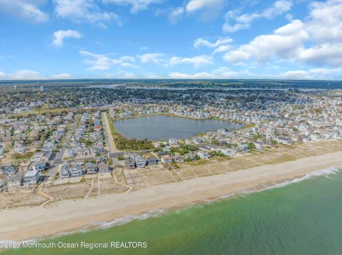 400 Newark Ave, Point Pleasant Beach NJ 08742-4141 exterior