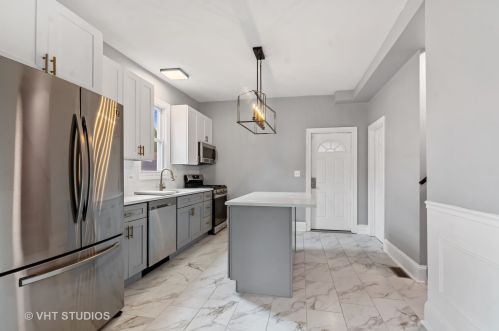 331 110 St, Chicago IL 60655-4004 exterior