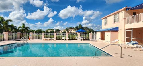 2183 Wild Mdw Cir, Fort Pierce FL 34952-8143 exterior