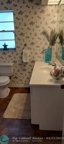 382 Gulfstream Ave, Fort Pierce FL  34983-1219 exterior