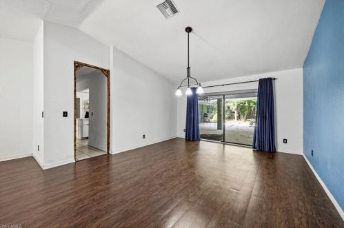 331 8 St, Naples FL 34120-0411 exterior