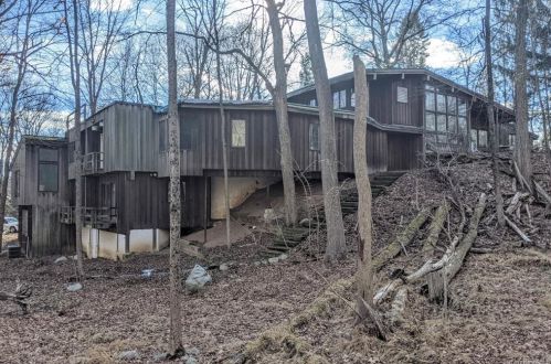 25 Sparrowbush Rd, Upper Saddle River NJ 07458-1420 exterior