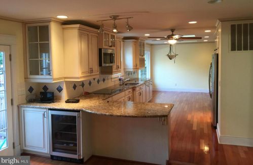 25 Beauvoir Ct, Rockville MD  20855-1250 exterior