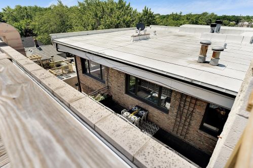 4751 Artesian Ave, Chicago IL  60625-3384 exterior