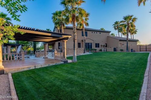 25401 45th Dr, Phoenix AZ  85083-2243 exterior