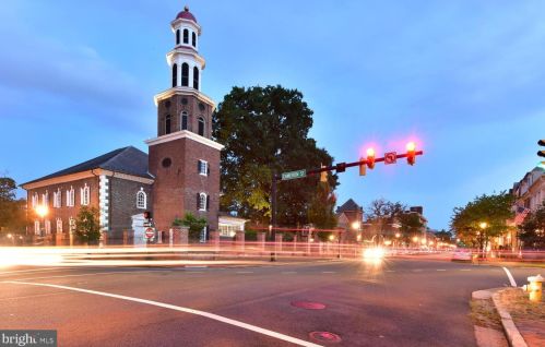 803 Cameron St, Alexandria VA  22314-2410 exterior